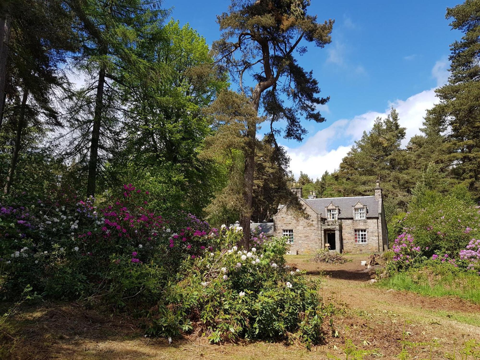Cambus O' May Hotel Ballater Exterior foto